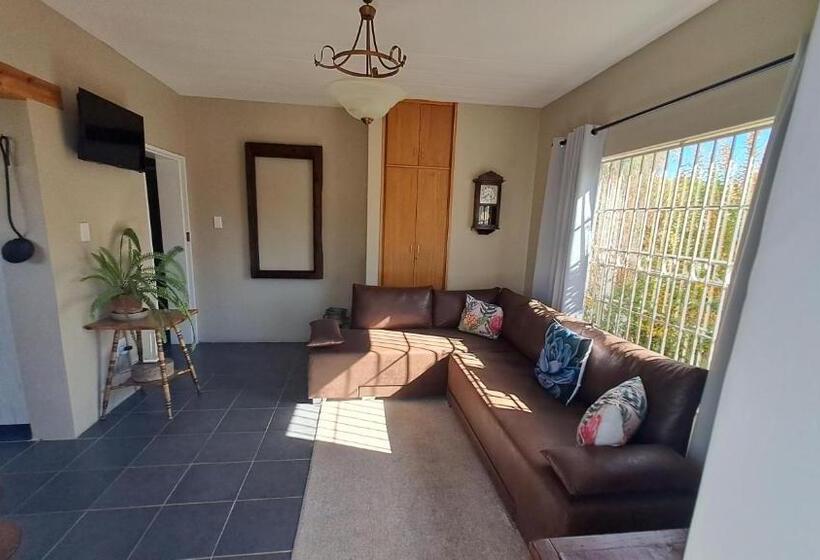 مبيت وإفطار The Aloes Guest House