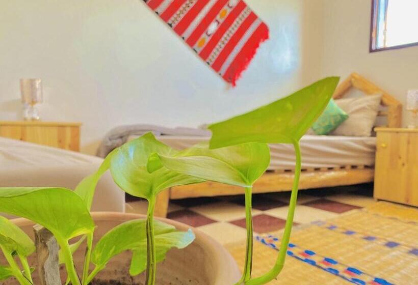 مبيت وإفطار Tizaou Guest House