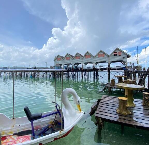 Fullo’s Seafront And Spring Resort