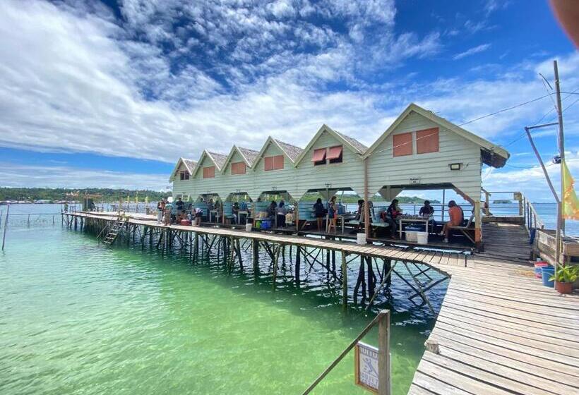 Fullo’s Seafront And Spring Resort