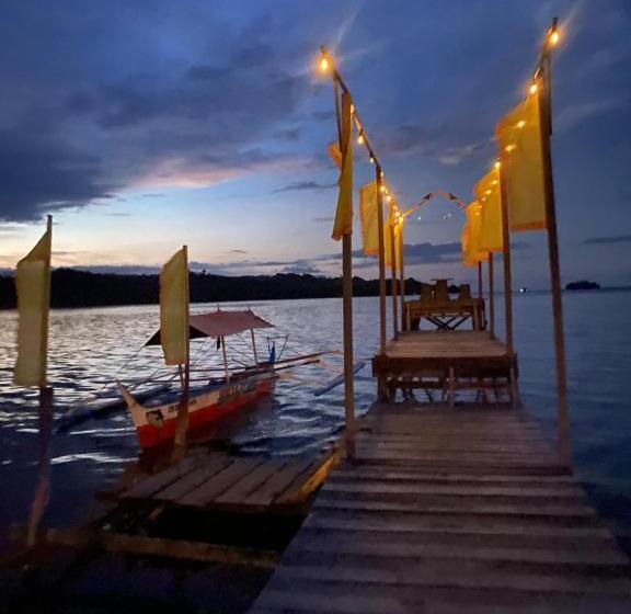 Fullo’s Seafront And Spring Resort