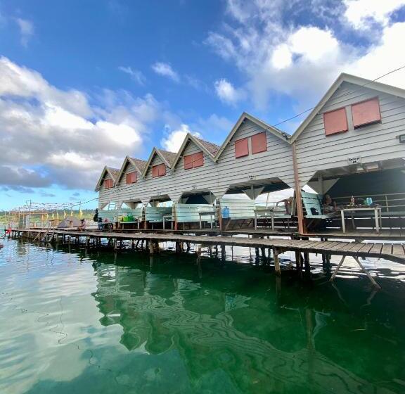 Fullo’s Seafront And Spring Resort