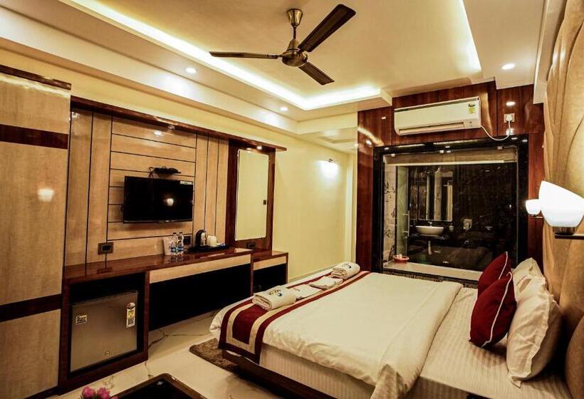 Gogol Beach Resort !! Luxury Room With Mesmerizing Sunset Views & Free Parking !!