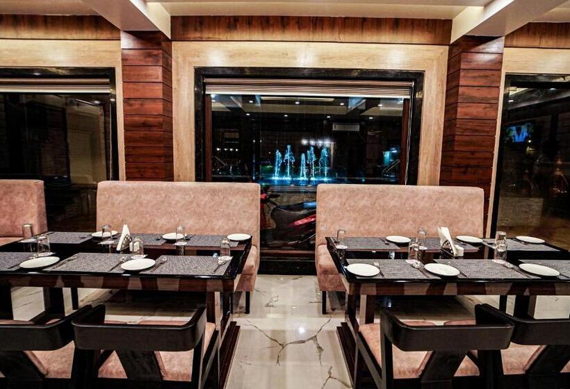 Gogol Beach Resort !! Luxury Room With Mesmerizing Sunset Views & Free Parking !!