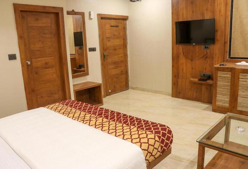 בית מלון כפרי Amarkantak Inn & Maikal Restaurant