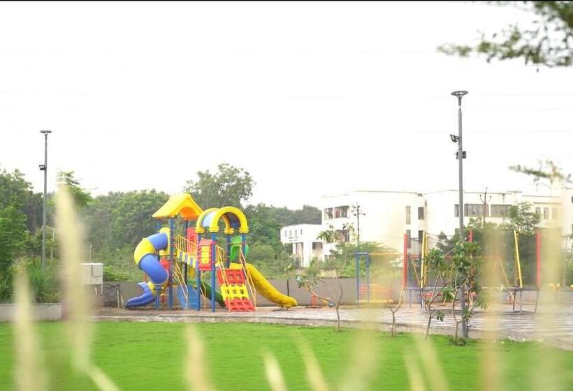 Отель Antarim Express