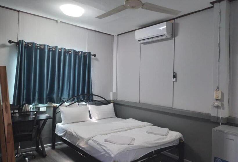 Отель Batman Guesthouse