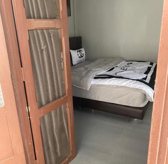 Отель Batman Guesthouse