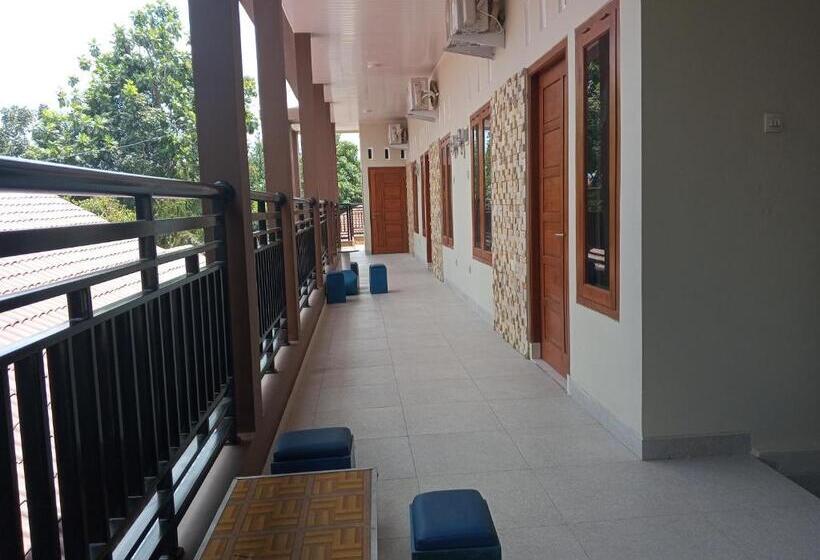 فندق Capital O 93116 Srawung Family Homestay Syariah