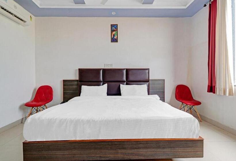 בית מלון כפרי Collection O Sheela Resort