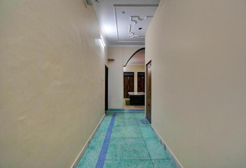 ホテル Collection O The Legent