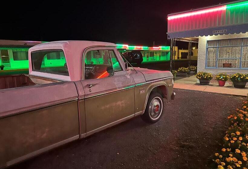 فنادق الكبسولة Maverick Motel