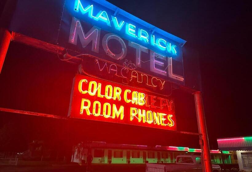 فنادق الكبسولة Maverick Motel