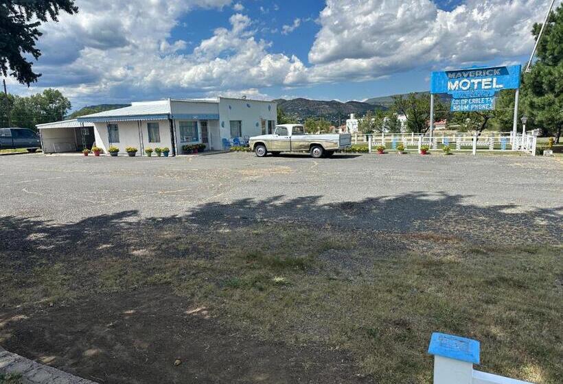 فنادق الكبسولة Maverick Motel