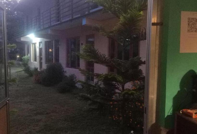 胶囊酒店 Shayana Cafe And Room S