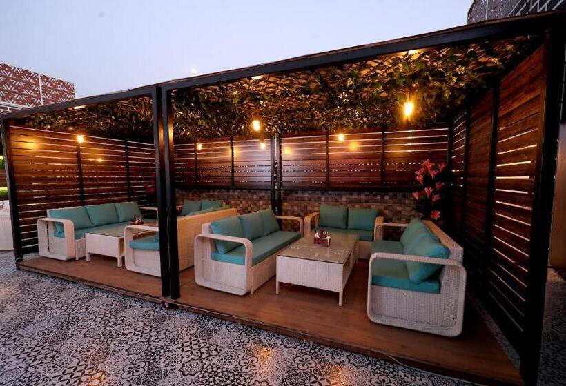 هتل Crown Ceremonies