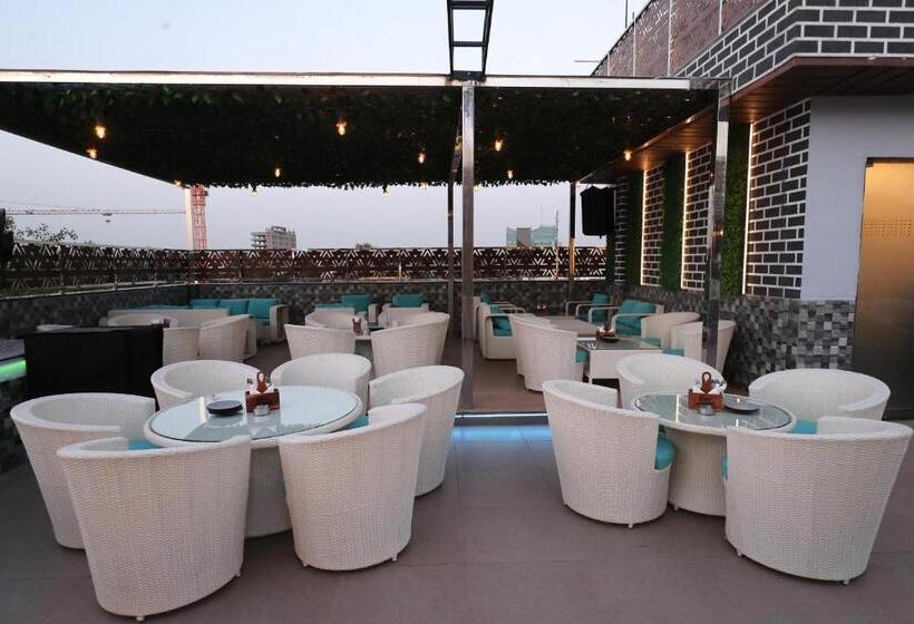 هتل Crown Ceremonies