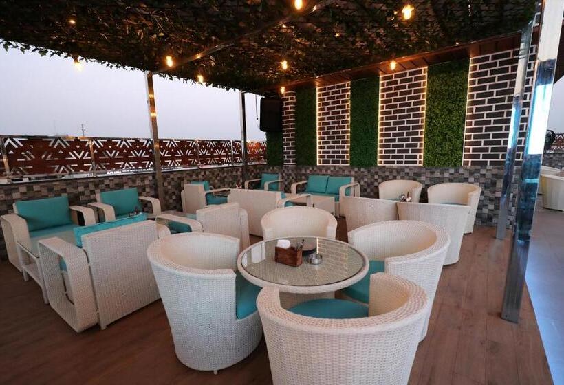 هتل Crown Ceremonies