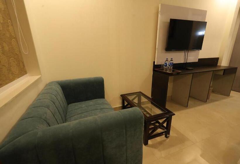 هتل Crown Ceremonies