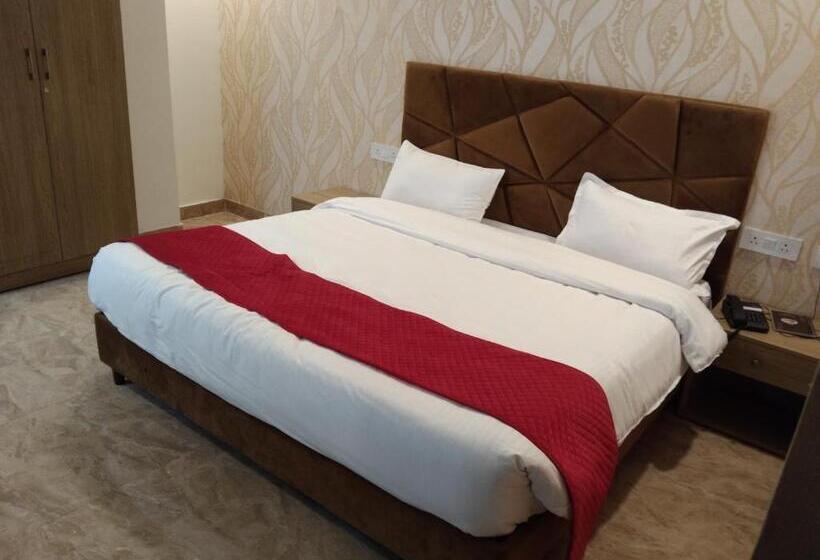 هتل Crown Ceremonies