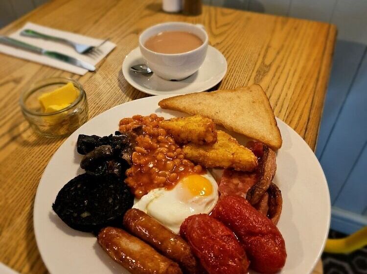 Отель Dog And Partridge Inn