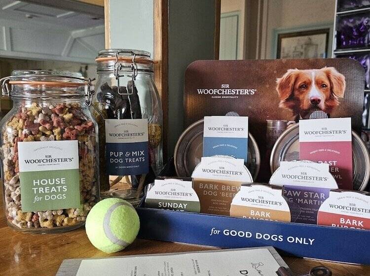 Отель Dog And Partridge Inn