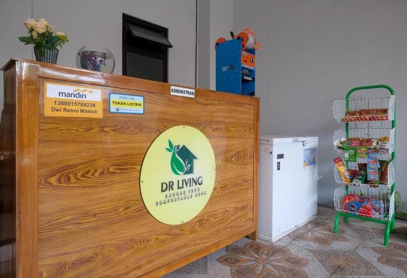 ホテル Dr Living Syariah Solo Mitra Reddoorz