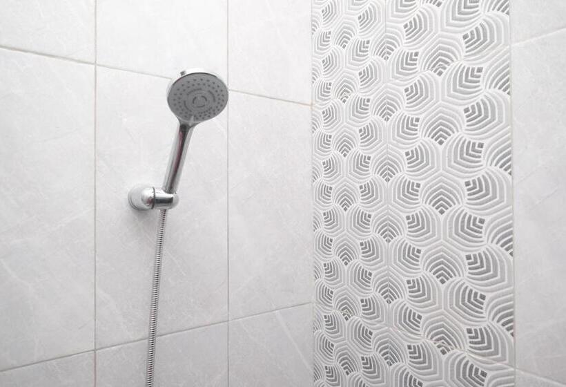 ホテル Dr Living Syariah Solo Mitra Reddoorz