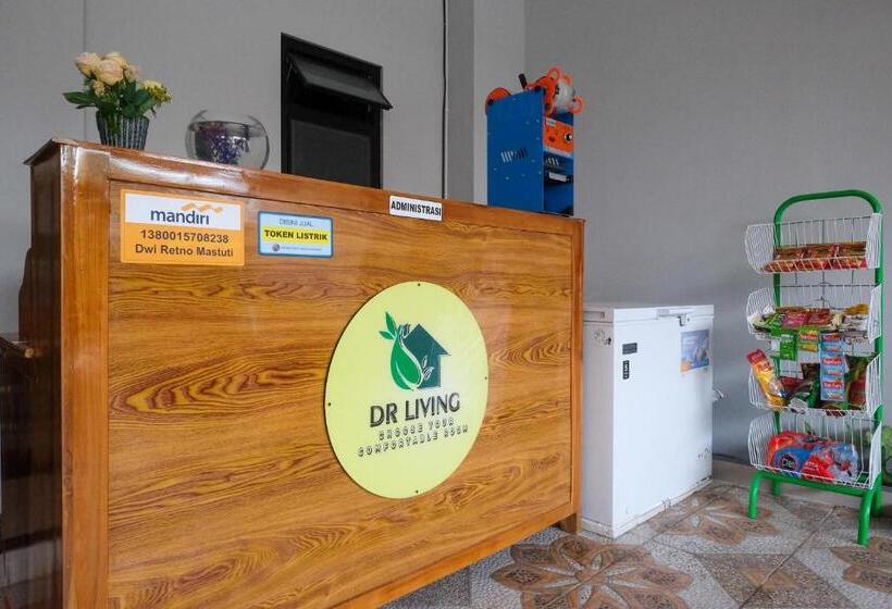 ホテル Dr Living Syariah Solo Mitra Reddoorz