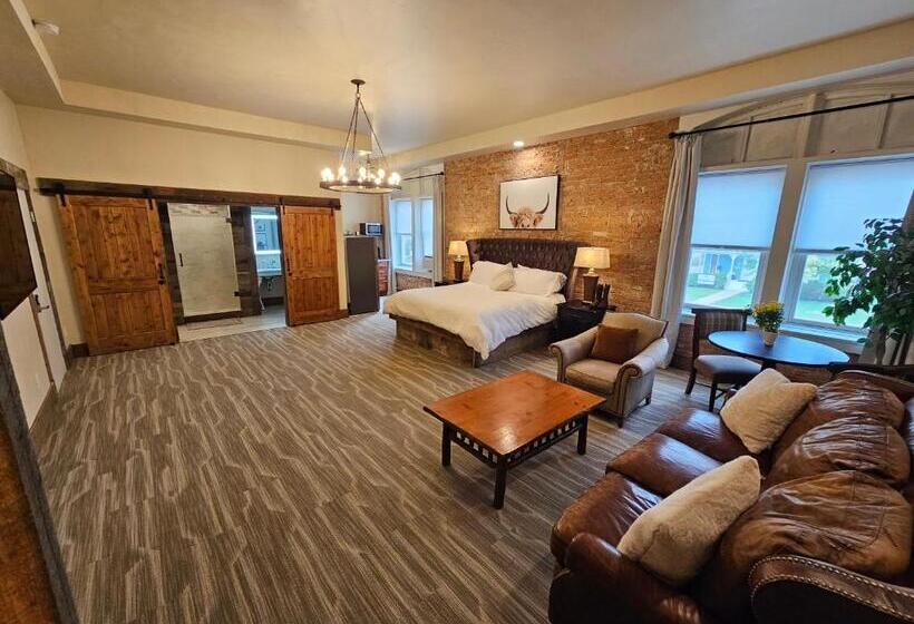 هتل Eaglescape Suites And Event Center