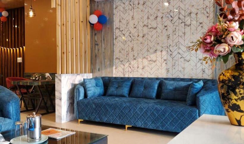 فندق Holiday Vibe