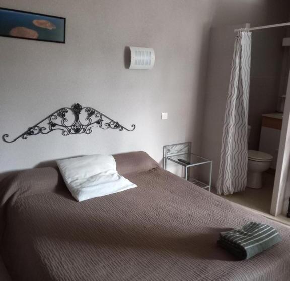 בית מלון כפרי Hôtel Restaurant O Regal