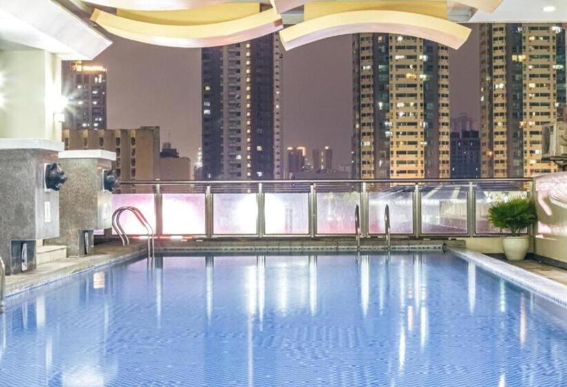 هتل Near Us Embassy X Free Unlimited Pool, Massage & Sauna Access X Promo This Month! Explore Deluxe Stu