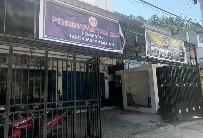 בית מלון כפרי Oyo 93117 Penginapan Tiga Dara