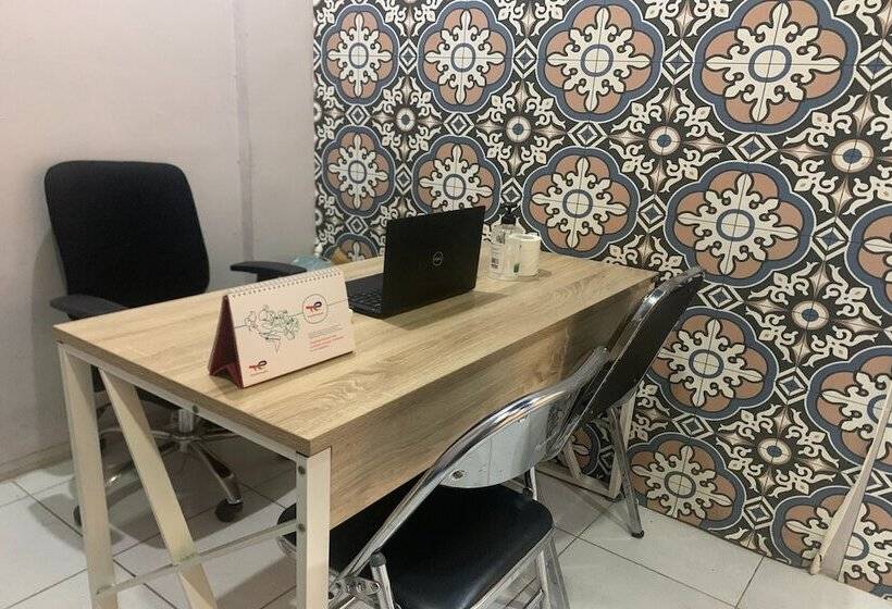 酒店 Oyo 93122 Pondok Puti Sartika Syariah