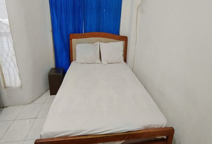 酒店 Oyo 93122 Pondok Puti Sartika Syariah