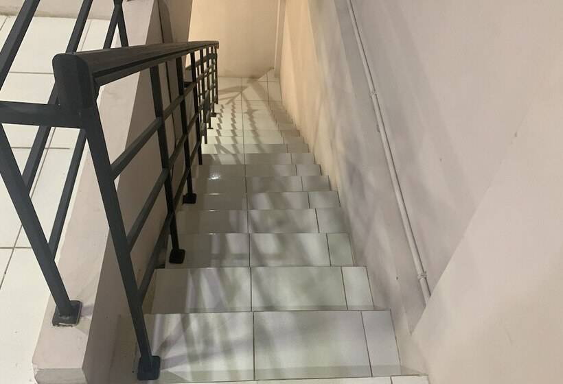 酒店 Oyo 93122 Pondok Puti Sartika Syariah