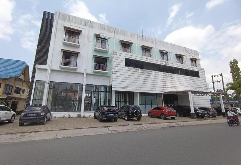 هتل Oyo 93123 Wisma Hamalau Syariah