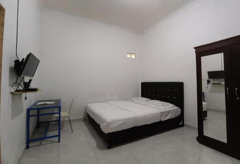 Отель Oyo 93126 Nrc White House