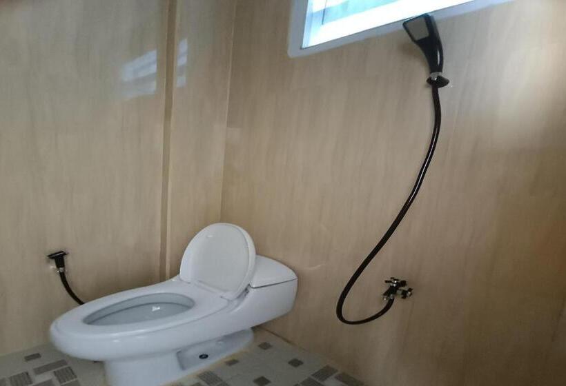 Отель Oyo 93126 Nrc White House