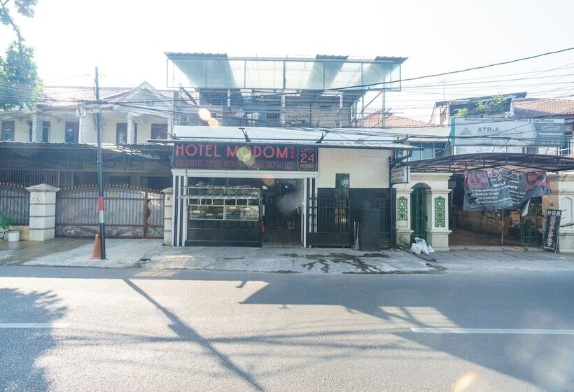 호텔 Oyo 93132 Modom Homestay