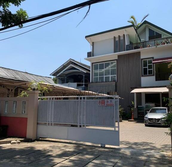 호텔 Oyo 93145 Pondok Alam Syariah