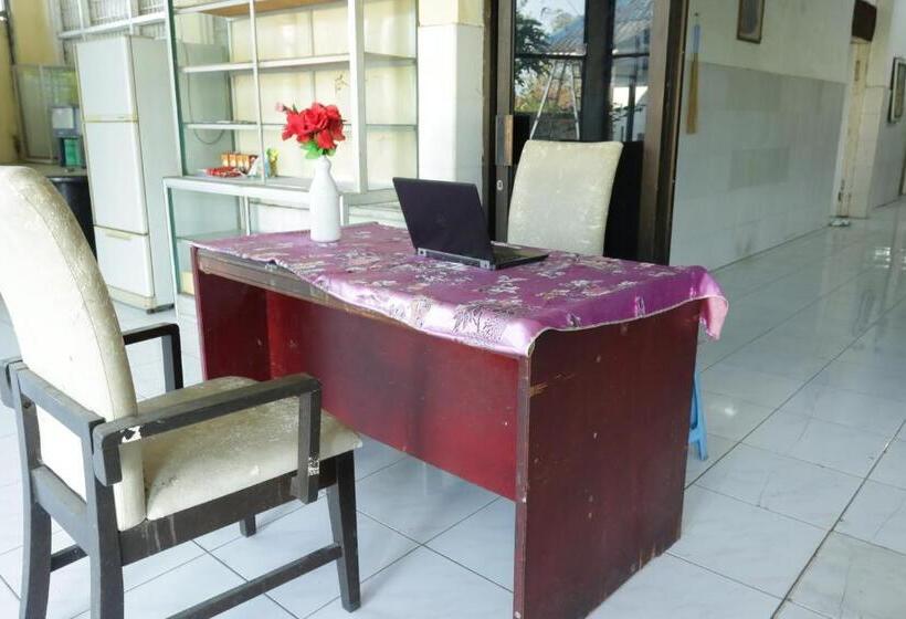 בית מלון כפרי Oyo 93159 Homestay Sehat