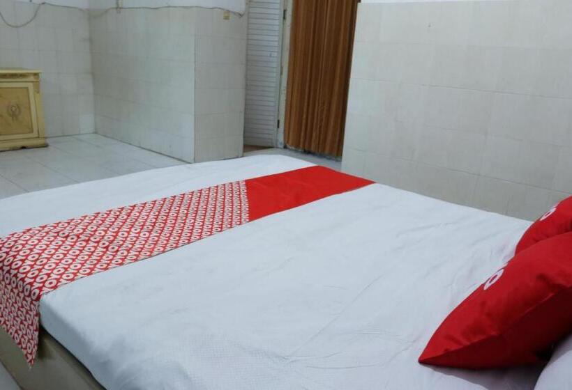 בית מלון כפרי Oyo 93159 Homestay Sehat