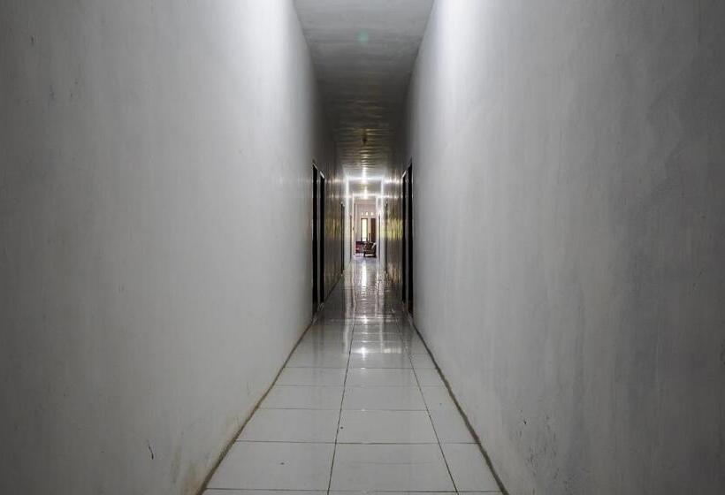 בית מלון כפרי Oyo 93161 Nurul Hikmah Homestay Syariah & Sport Center