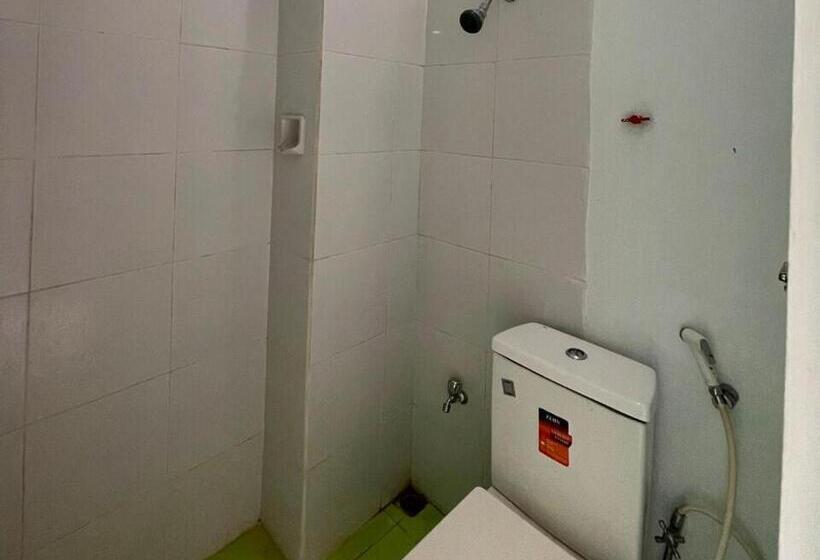 فندق Oyo 93178 Homestay Pakmuklis Syariah