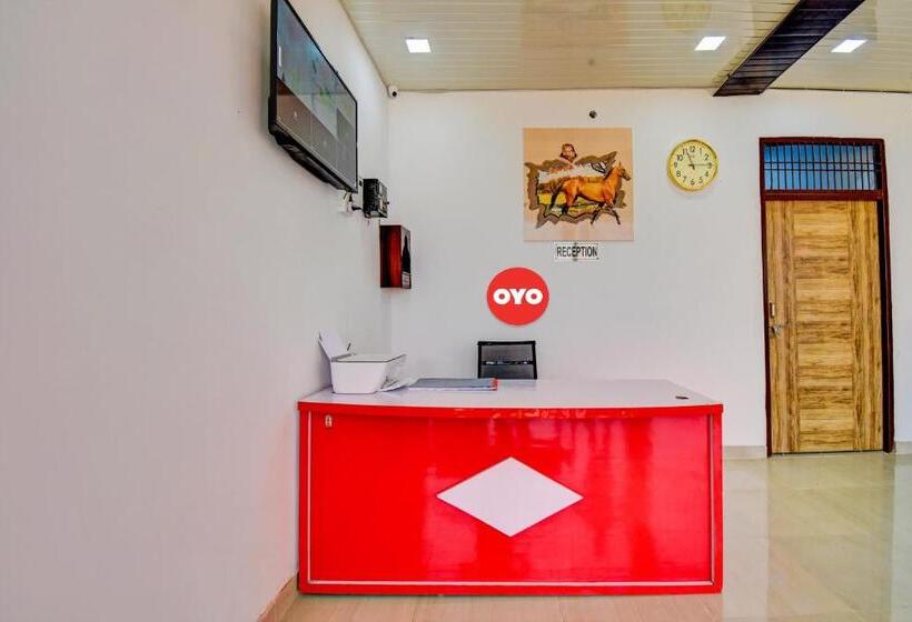 ホテル Oyo Flagship Royal Star Residency