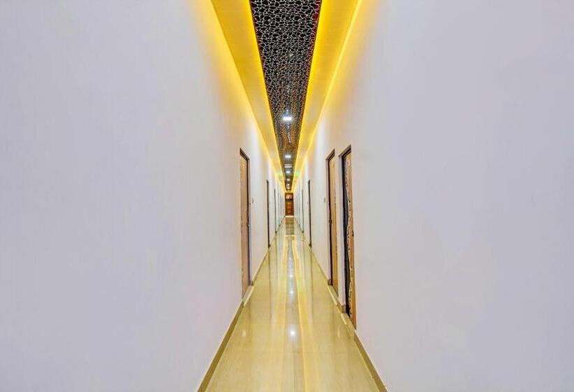 ホテル Oyo Flagship Royal Star Residency