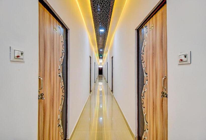 ホテル Oyo Flagship Royal Star Residency