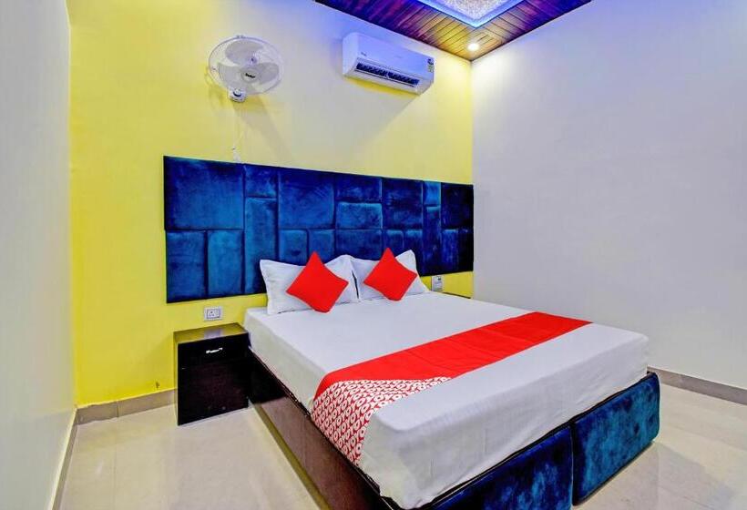 ホテル Oyo Flagship Royal Star Residency